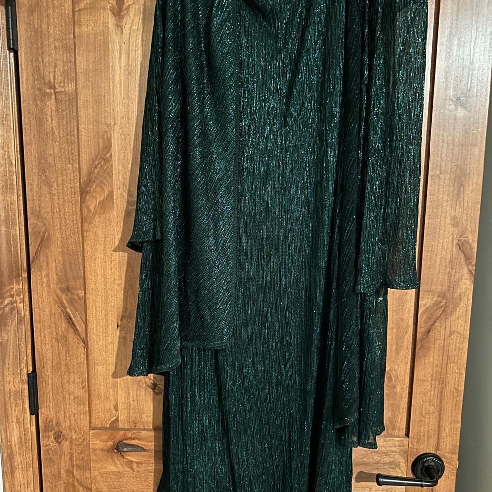 R&M Richards emerald green Shimmer Dress mother of the bride or groom
